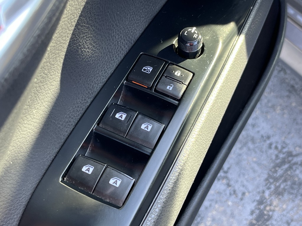 2019 Toyota Camry Image 25