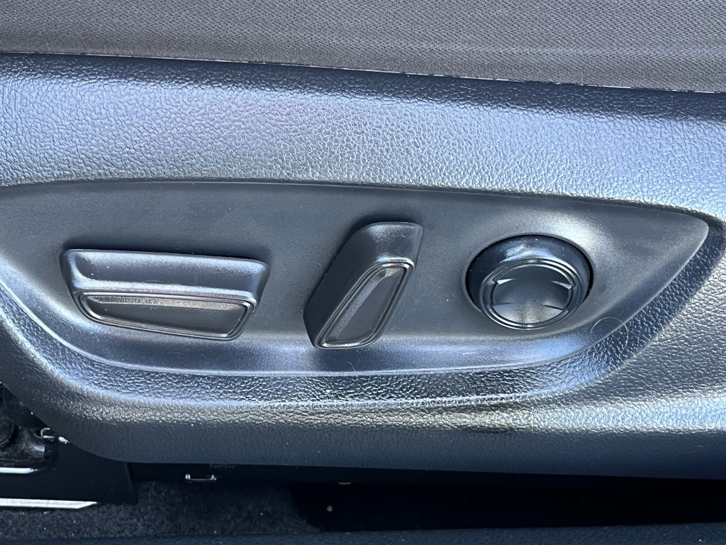 2019 Toyota Camry Image 26