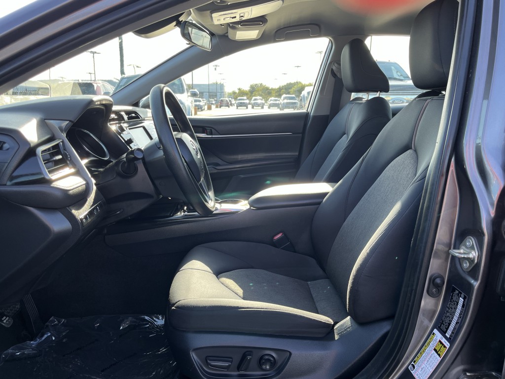 2019 Toyota Camry Image 27