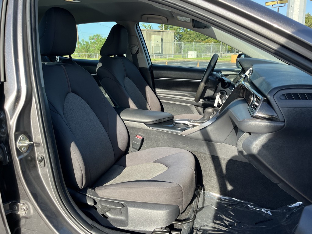 2019 Toyota Camry Image 28