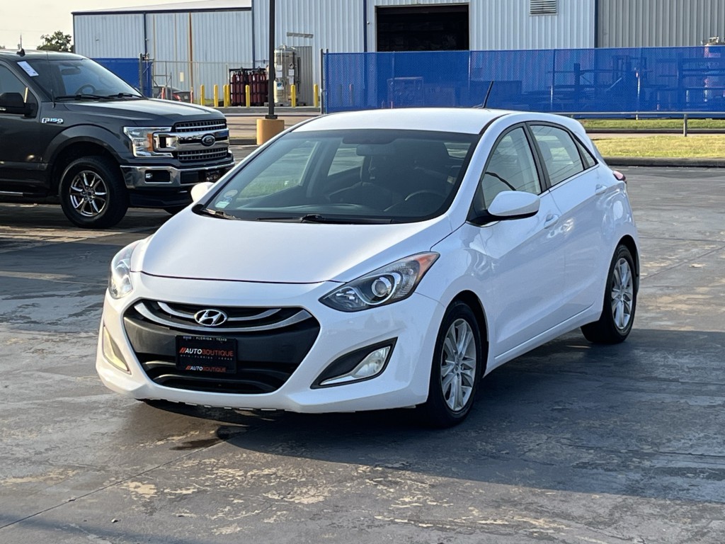 2014 Hyundai Elantra Image 3
