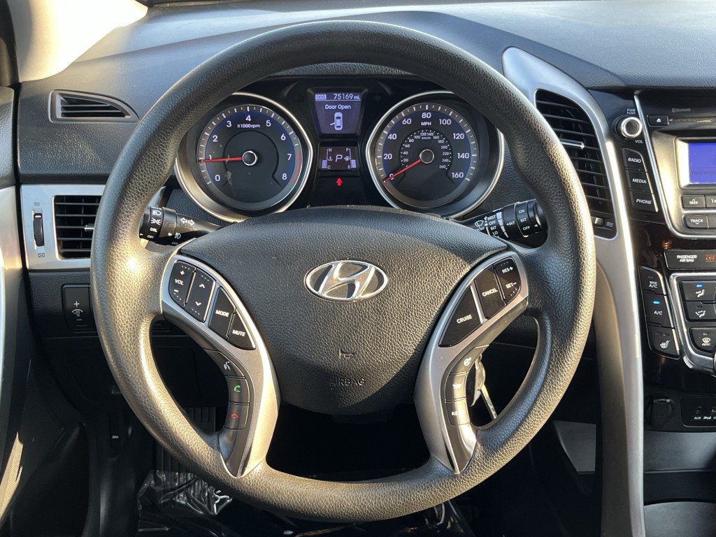 2014 Hyundai Elantra Image 17