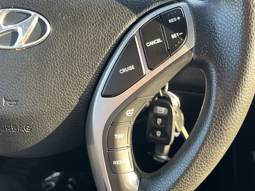 2014 Hyundai Elantra Image 19