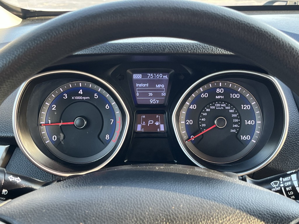 2014 Hyundai Elantra Image 20