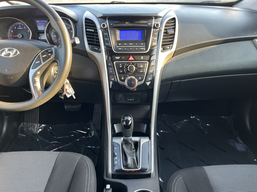 2014 Hyundai Elantra Image 24