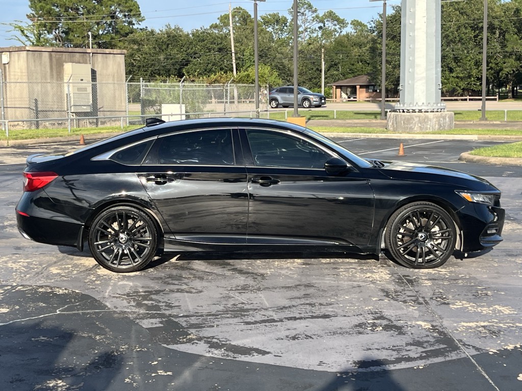 2018 Honda Accord Image 12