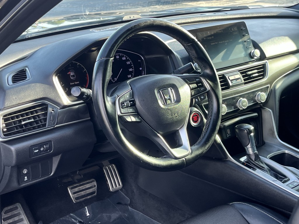 2018 Honda Accord Image 14