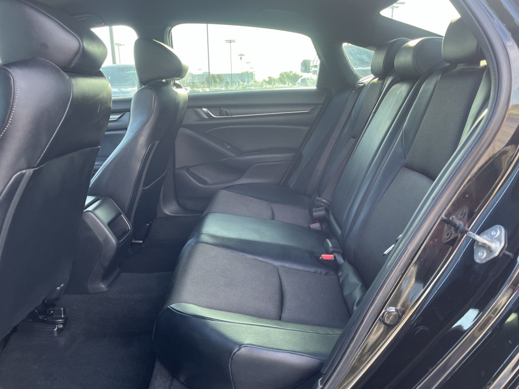 2018 Honda Accord Image 28