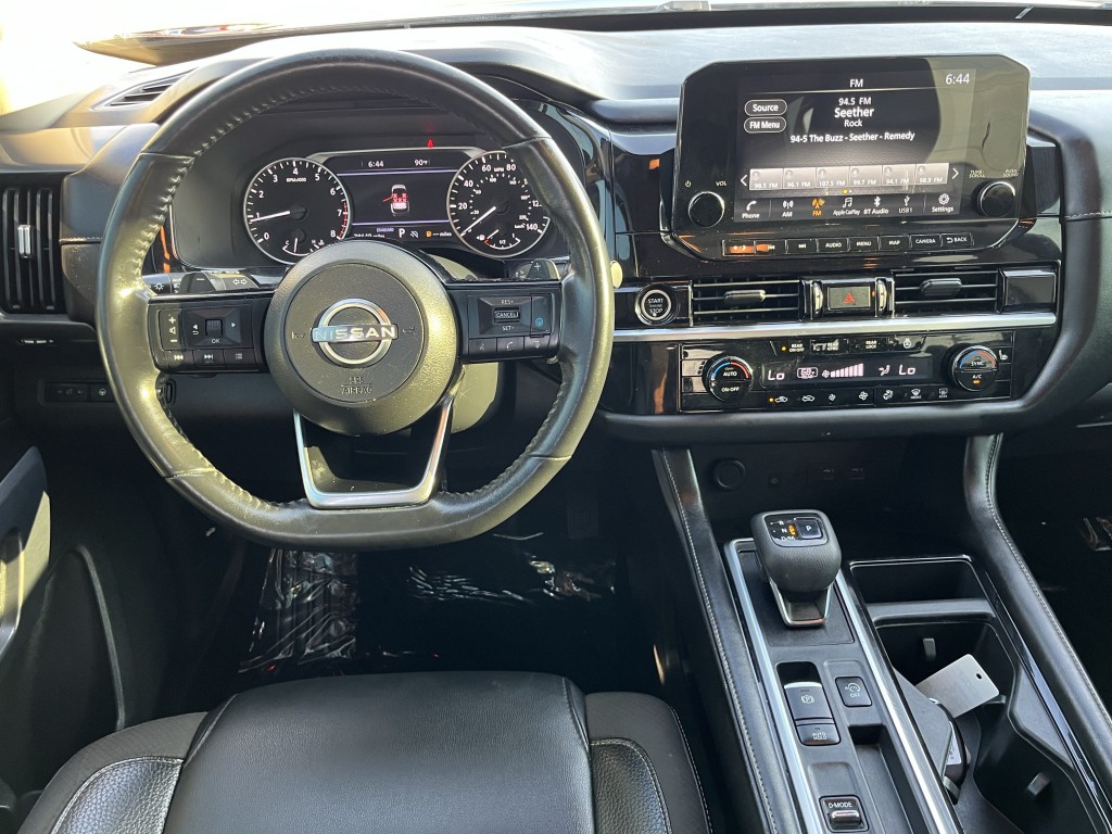 2022 Nissan Pathfinder Image 18