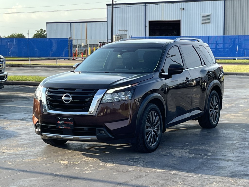 2022 Nissan Pathfinder Image 3