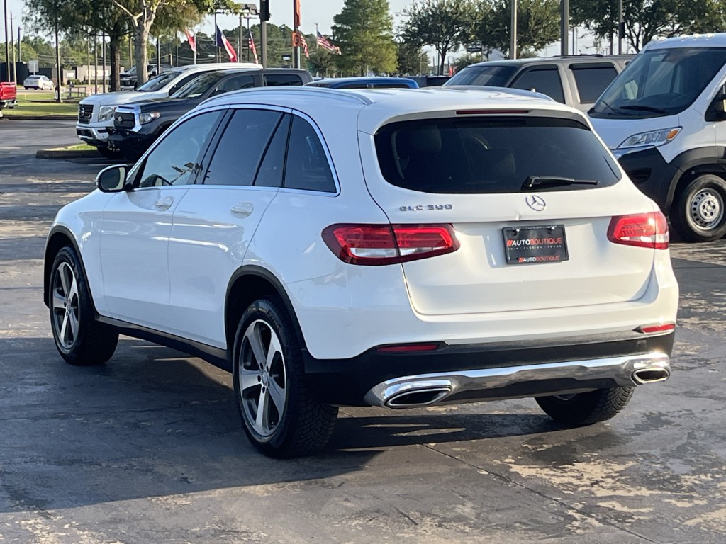 2016 Mercedes-Benz GLC-Class Image 11