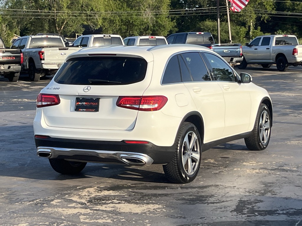 2016 Mercedes-Benz GLC-Class Image 12