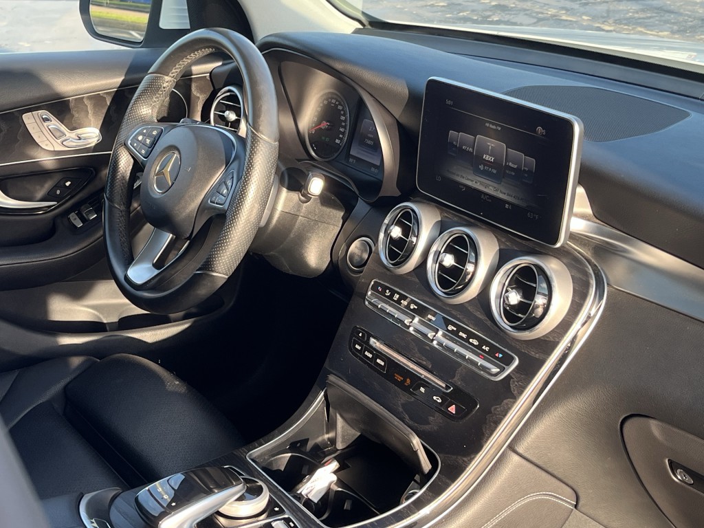 2016 Mercedes-Benz GLC-Class Image 19