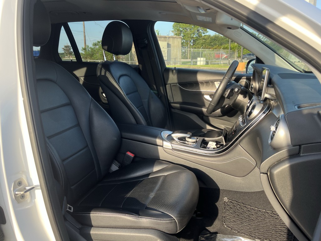 2016 Mercedes-Benz GLC-Class Image 31