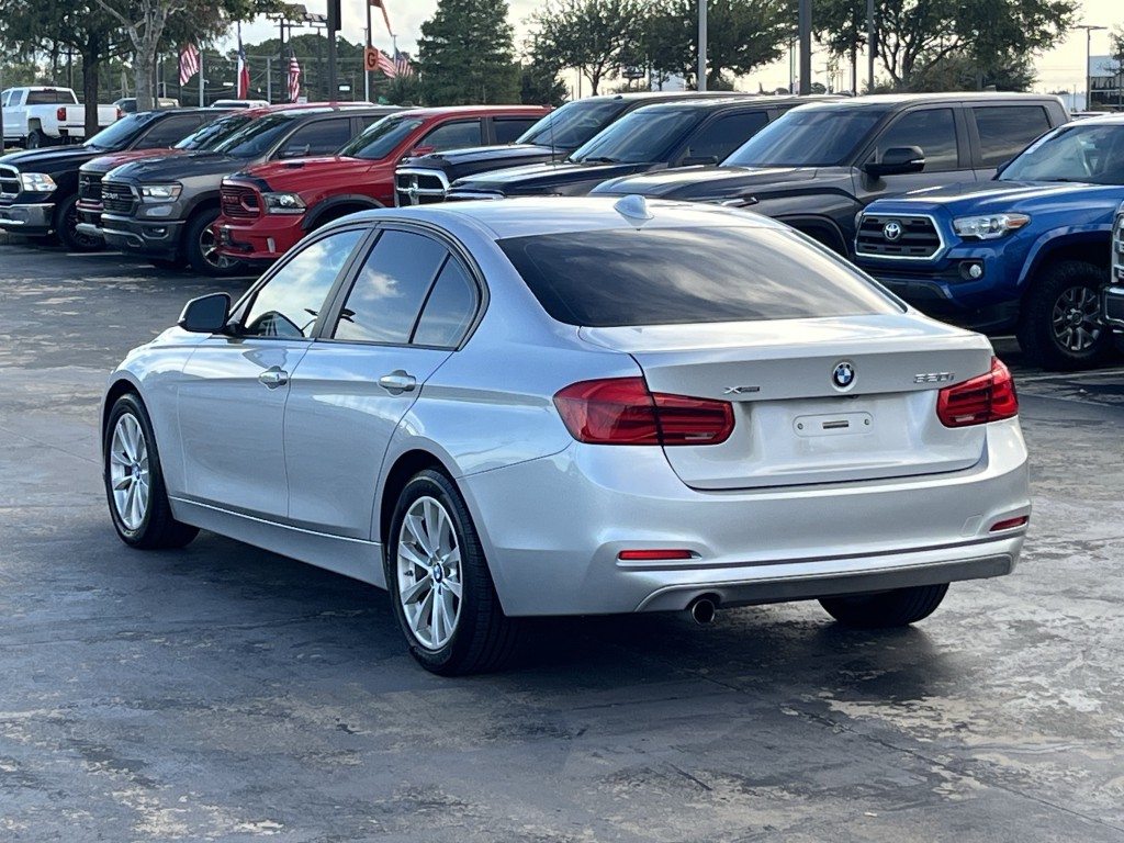 2018 BMW 3 Series Image 12