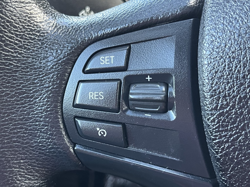2018 BMW 3 Series Image 19