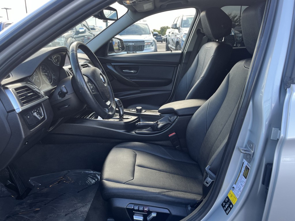 2018 BMW 3 Series Image 27