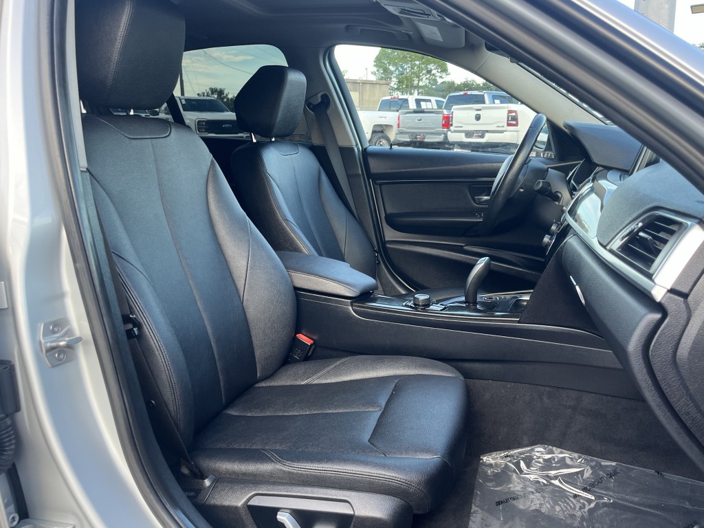 2018 BMW 3 Series Image 28