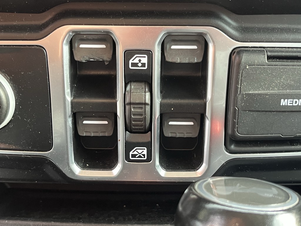 2021 Jeep Wrangler Image 25