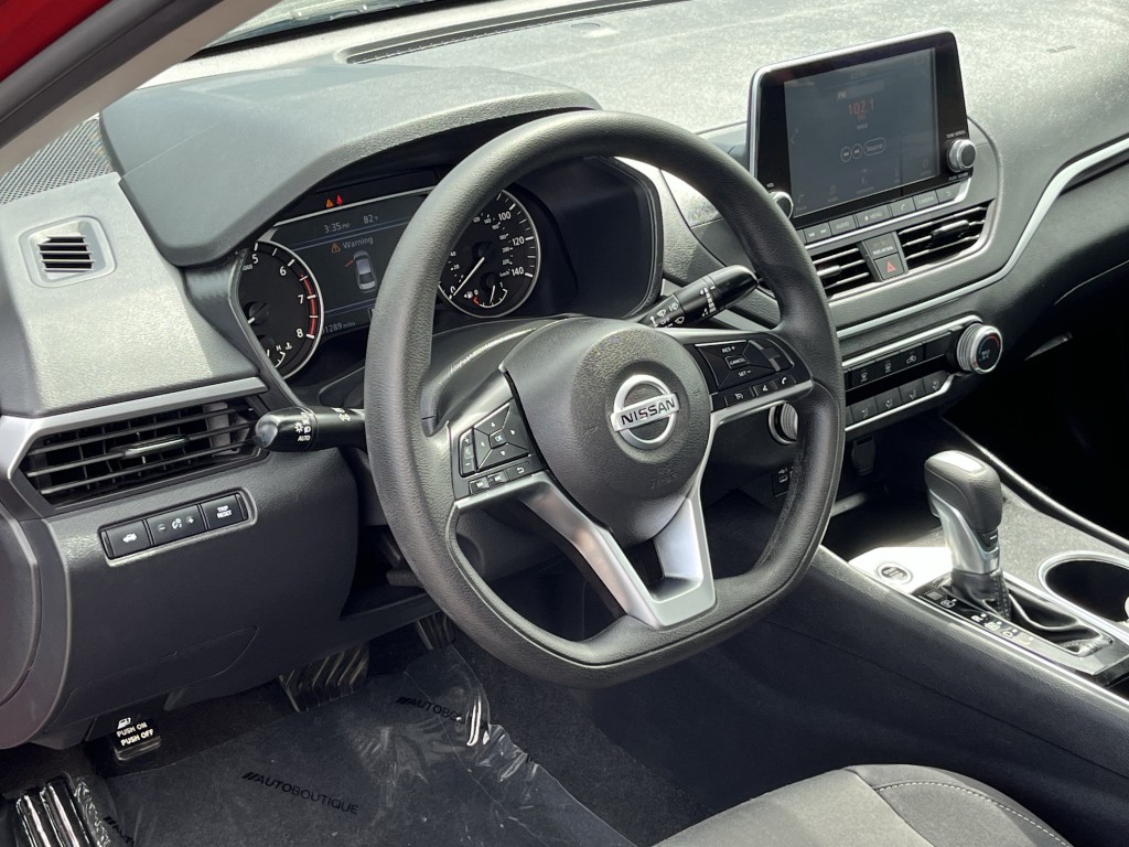 2022 Nissan Altima Image 15