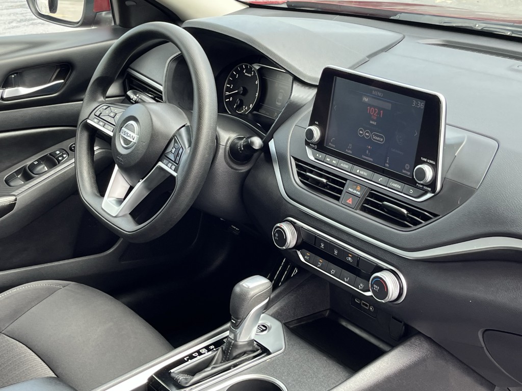 2022 Nissan Altima Image 16