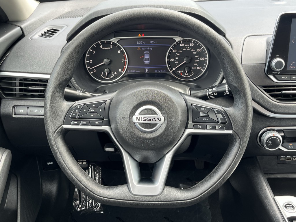 2022 Nissan Altima Image 18