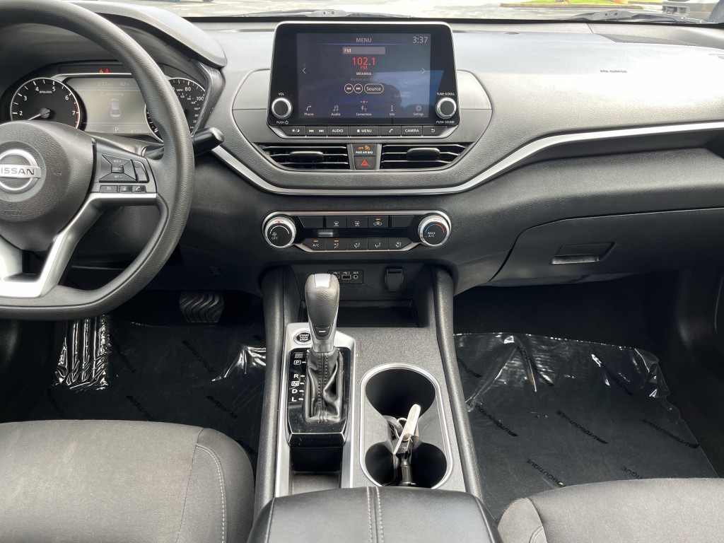2022 Nissan Altima Image 25