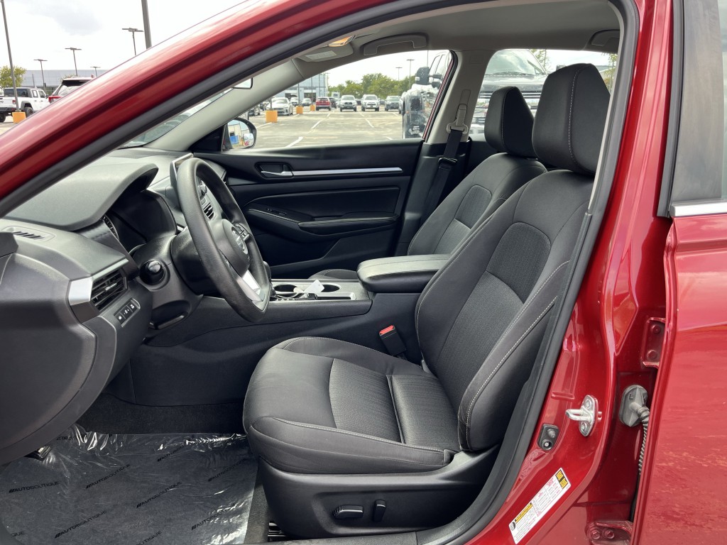 2022 Nissan Altima Image 28