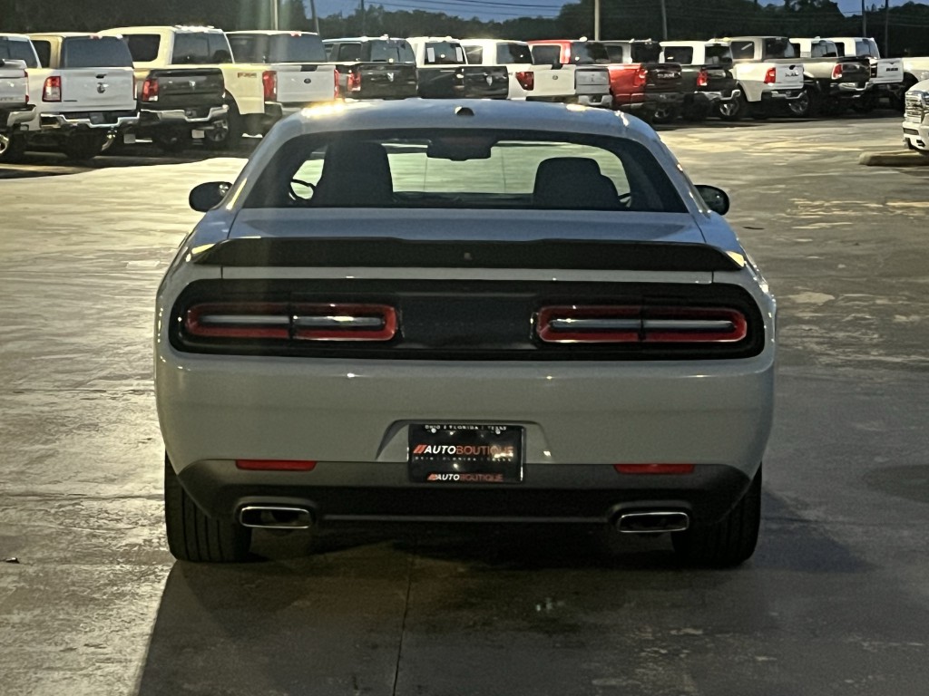 2020 Dodge Challenger Image 9