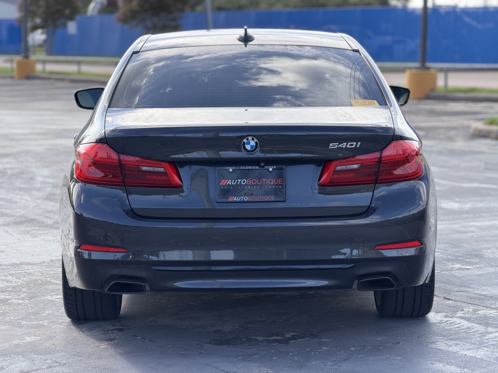 2017 BMW 5 Series Image 10