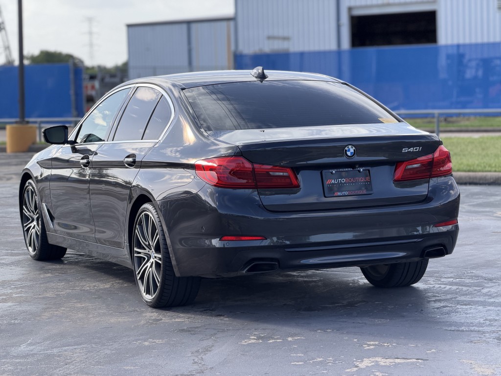 2017 BMW 5 Series Image 11