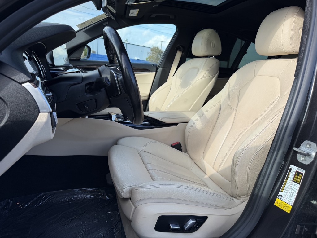 2017 BMW 5 Series Image 26