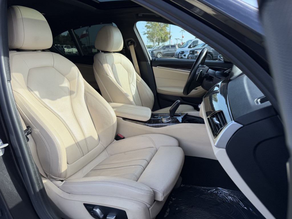 2017 BMW 5 Series Image 28