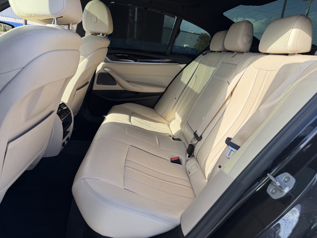 2017 BMW 5 Series Image 31