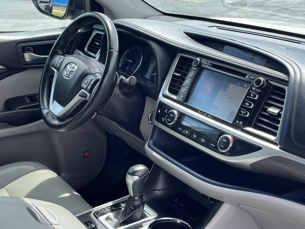 2019 Toyota Highlander Image 16
