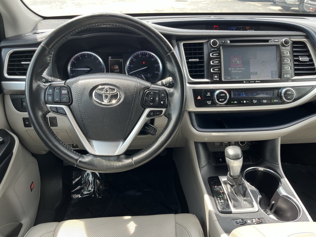 2019 Toyota Highlander Image 17