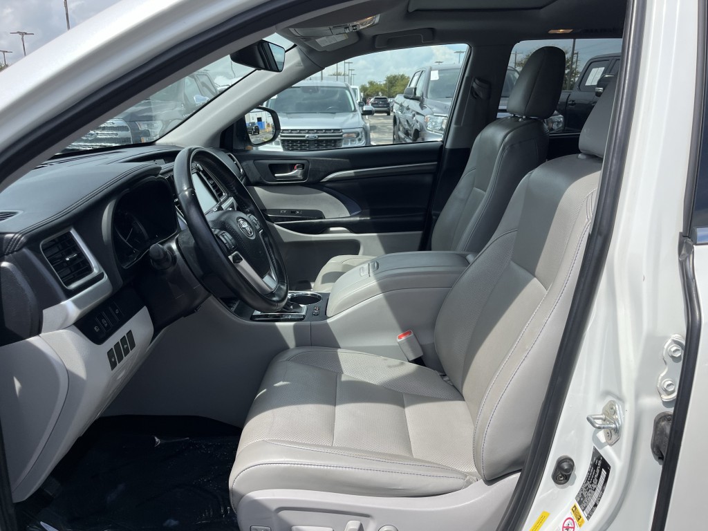 2019 Toyota Highlander Image 28