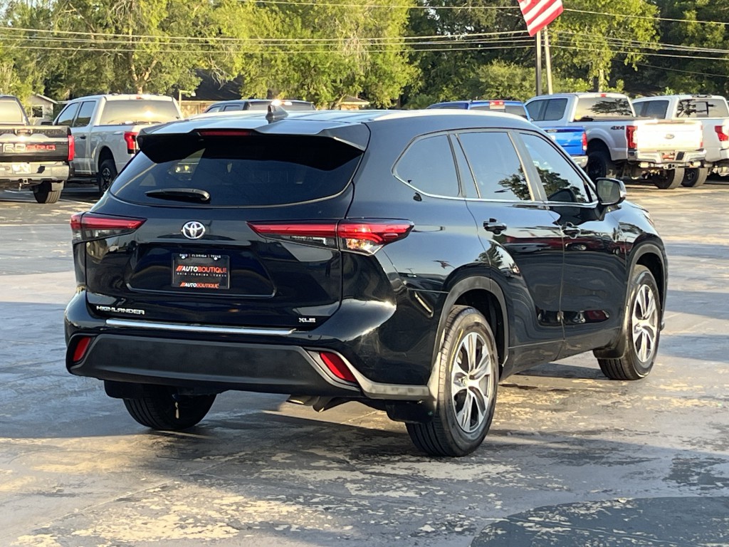 2023 Toyota Highlander Image 12