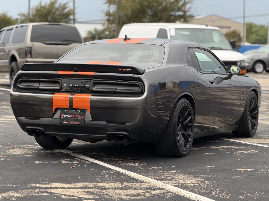 2016 Dodge Challenger Image 9