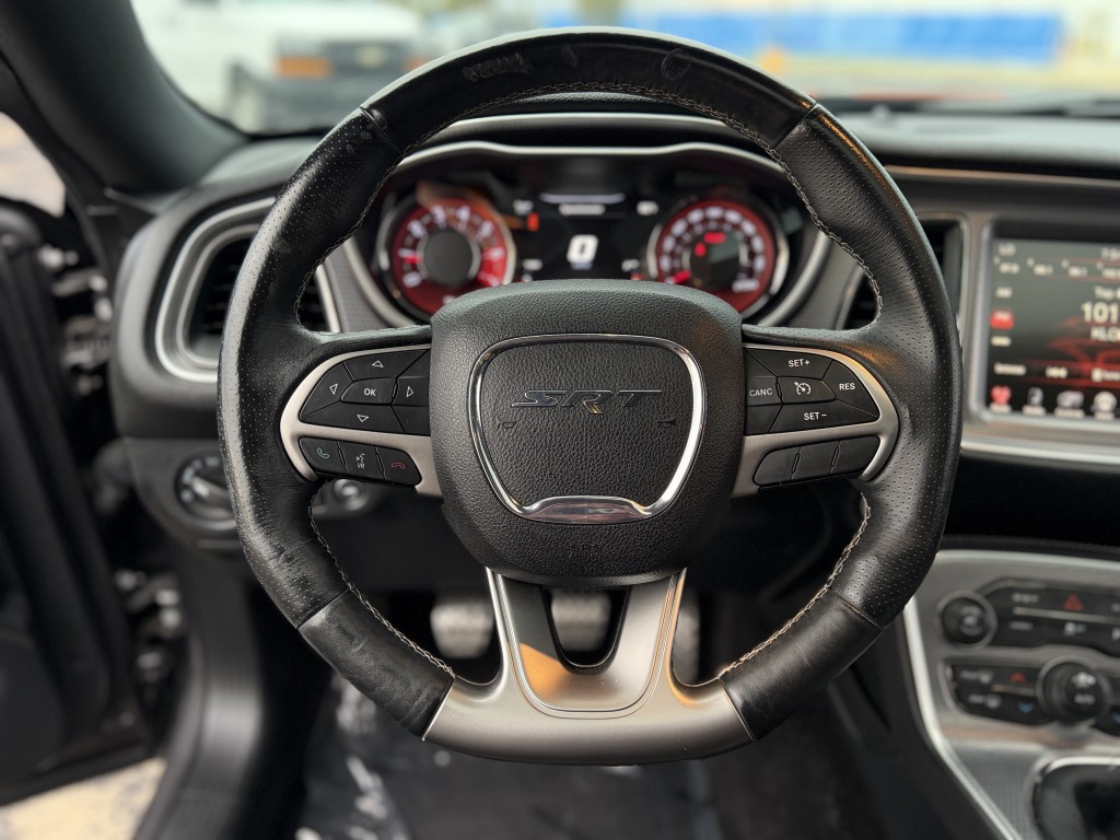 2016 Dodge Challenger Image 11