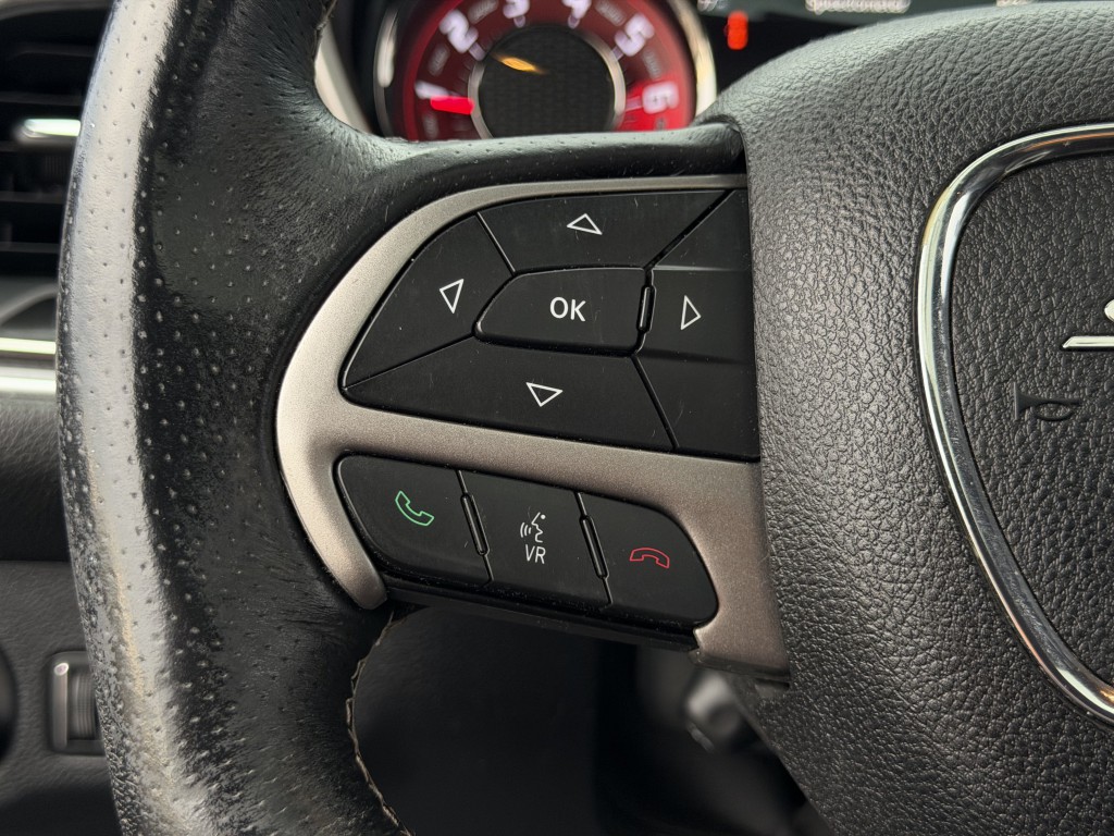 2016 Dodge Challenger Image 12