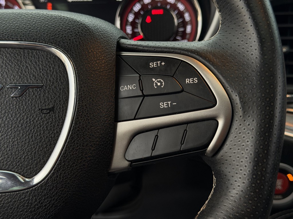 2016 Dodge Challenger Image 13