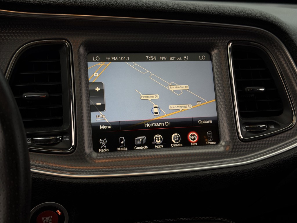 2016 Dodge Challenger Image 15