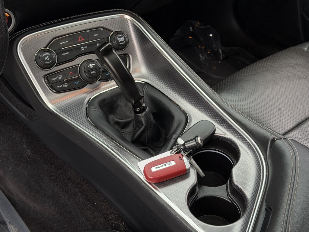 2016 Dodge Challenger Image 17