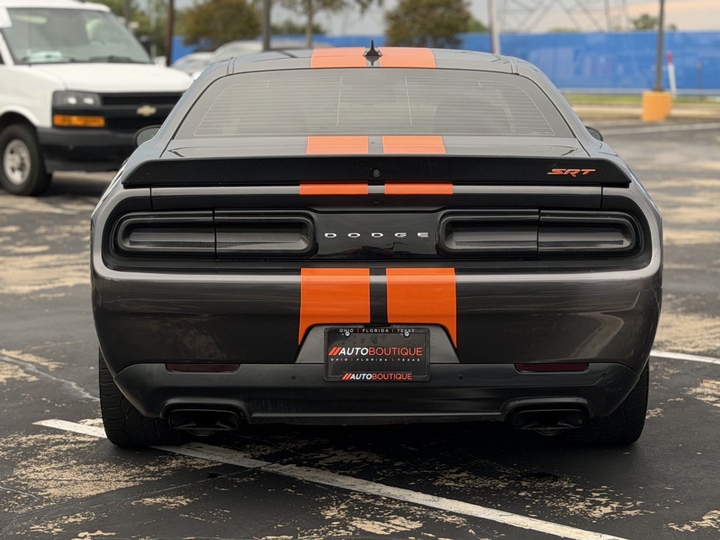 2016 Dodge Challenger Image 18