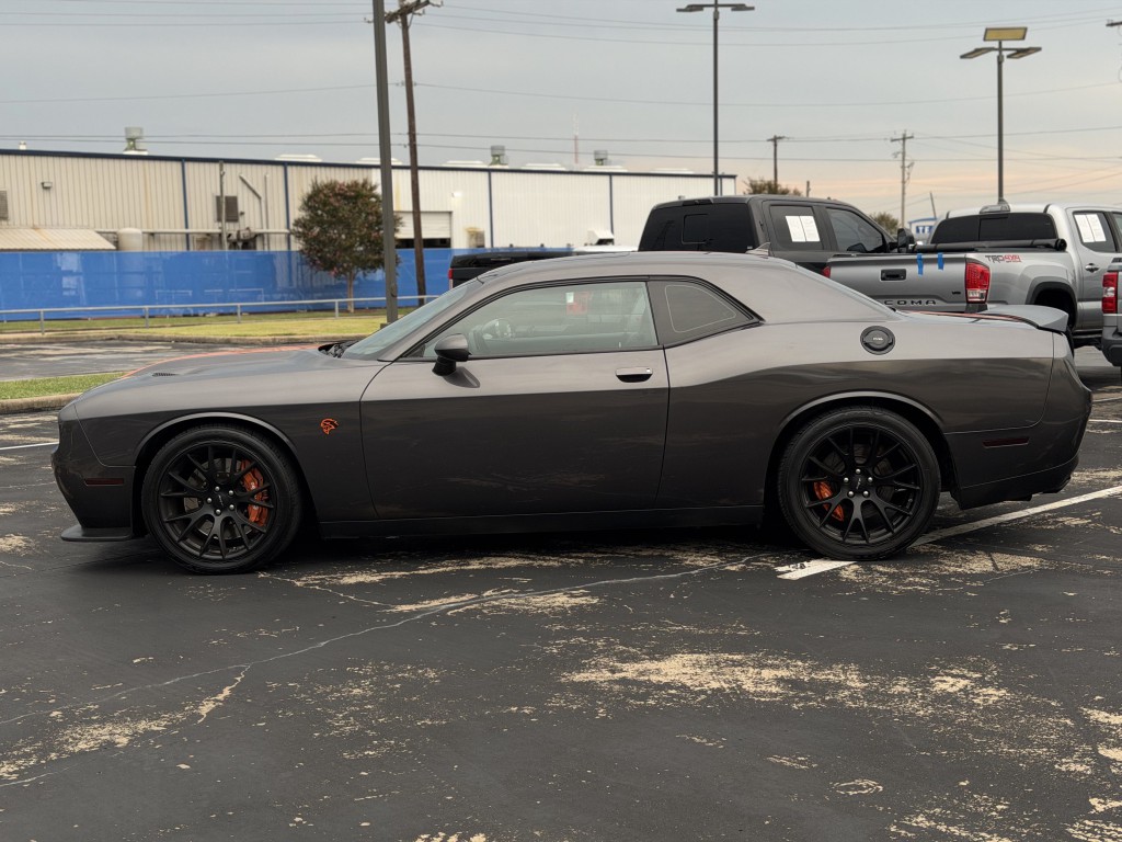 2016 Dodge Challenger Image 21