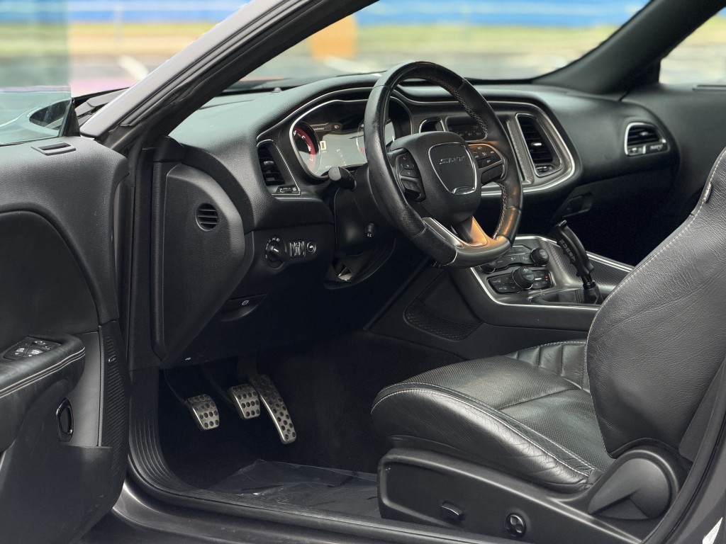 2016 Dodge Challenger Image 23