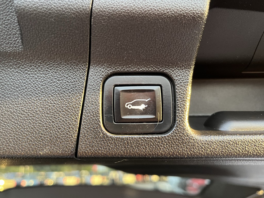 2018 GMC Acadia Image 16