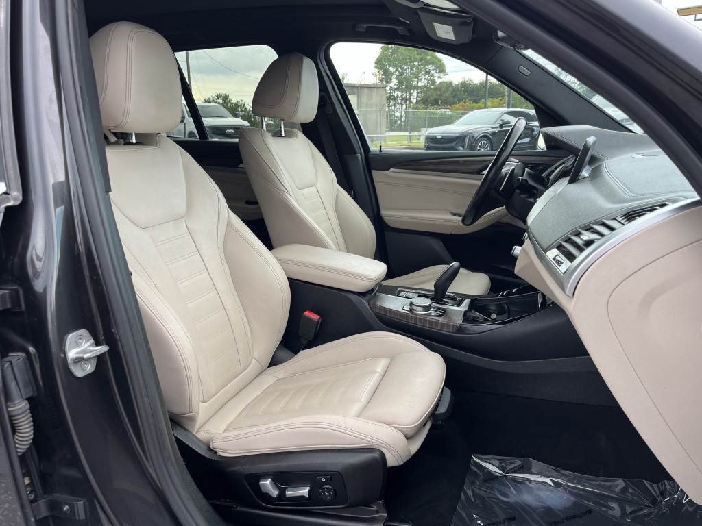2018 BMW X3 Image 32
