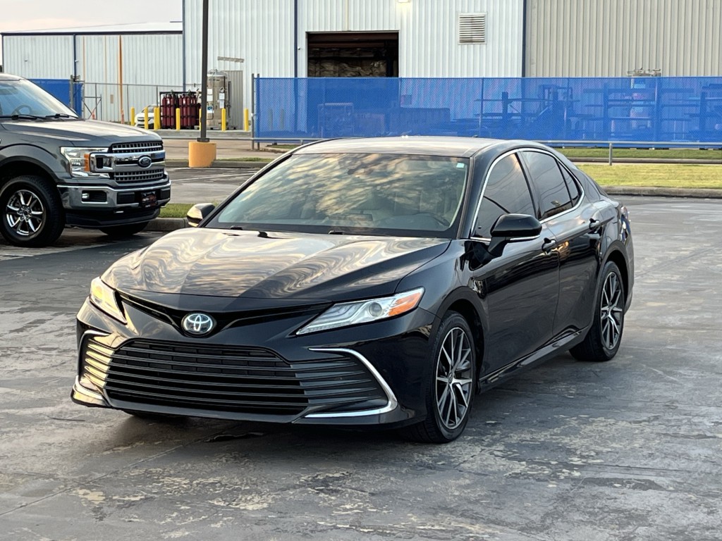 2023 Toyota Camry Image 3